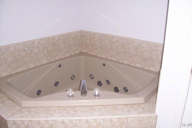 4811 Beck Road Emmaus, PA 18049 - Photo 8 of 15 Gallery Image 8