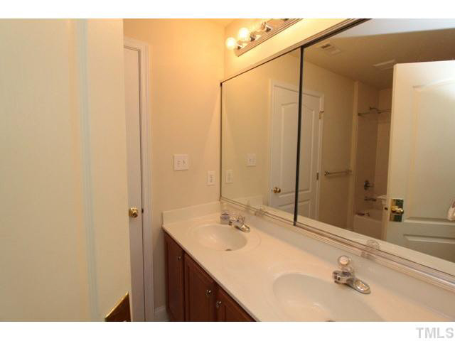 10848 Round Brook Circle Raleigh, NC 27617 - Photo 20 of 25 Gallery Image 20