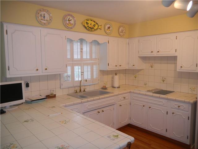 502 Round Hill Road Indianapolis, IN 46260 - Photo 6 of 13 Gallery Image 6