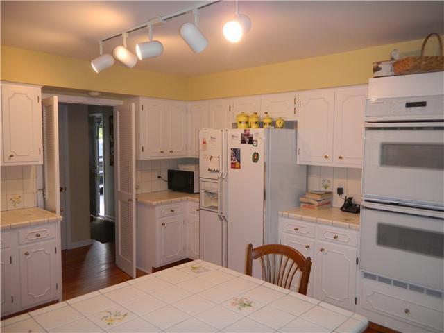 502 Round Hill Road Indianapolis, IN 46260 - Photo 7 of 13 Gallery Image 7