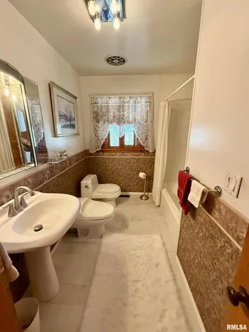 $239,900 | 522 West Main Street, Toulon, IL 61483