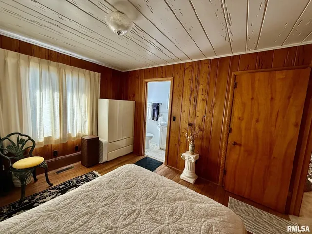 $239,900 | 522 West Main Street, Toulon, IL 61483