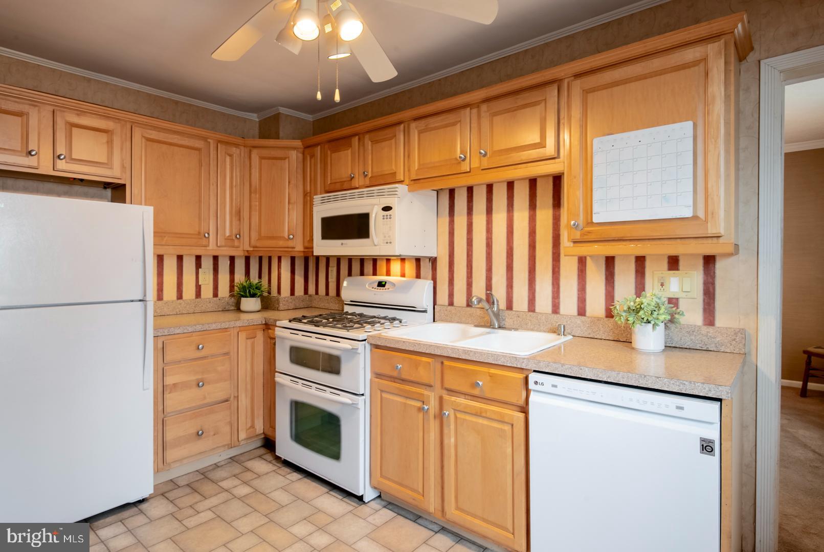 2554 Hill Road Reading, PA 19606 - Photo 12 of 31