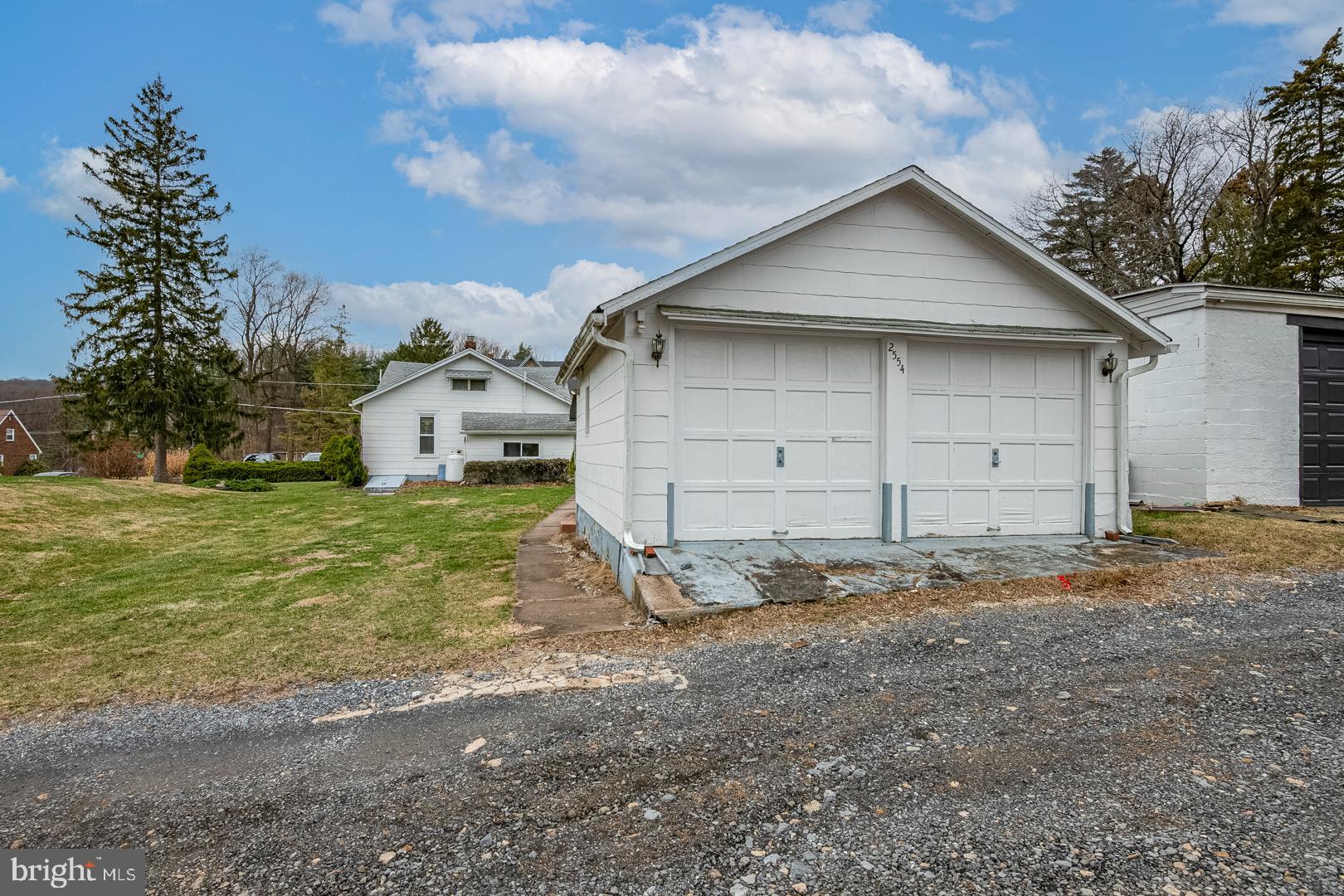 2554 Hill Road Reading, PA 19606 - Photo 28 of 31