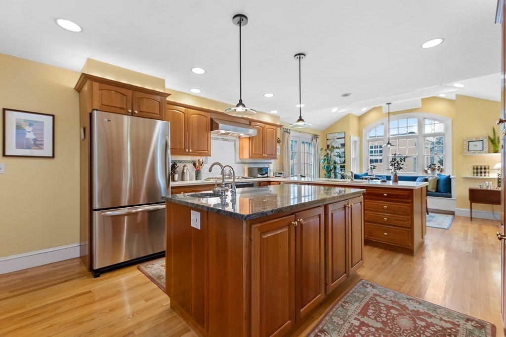 37 Brewster Road Newton, MA 02461 - Photo 4 of 20 Gallery Image 4