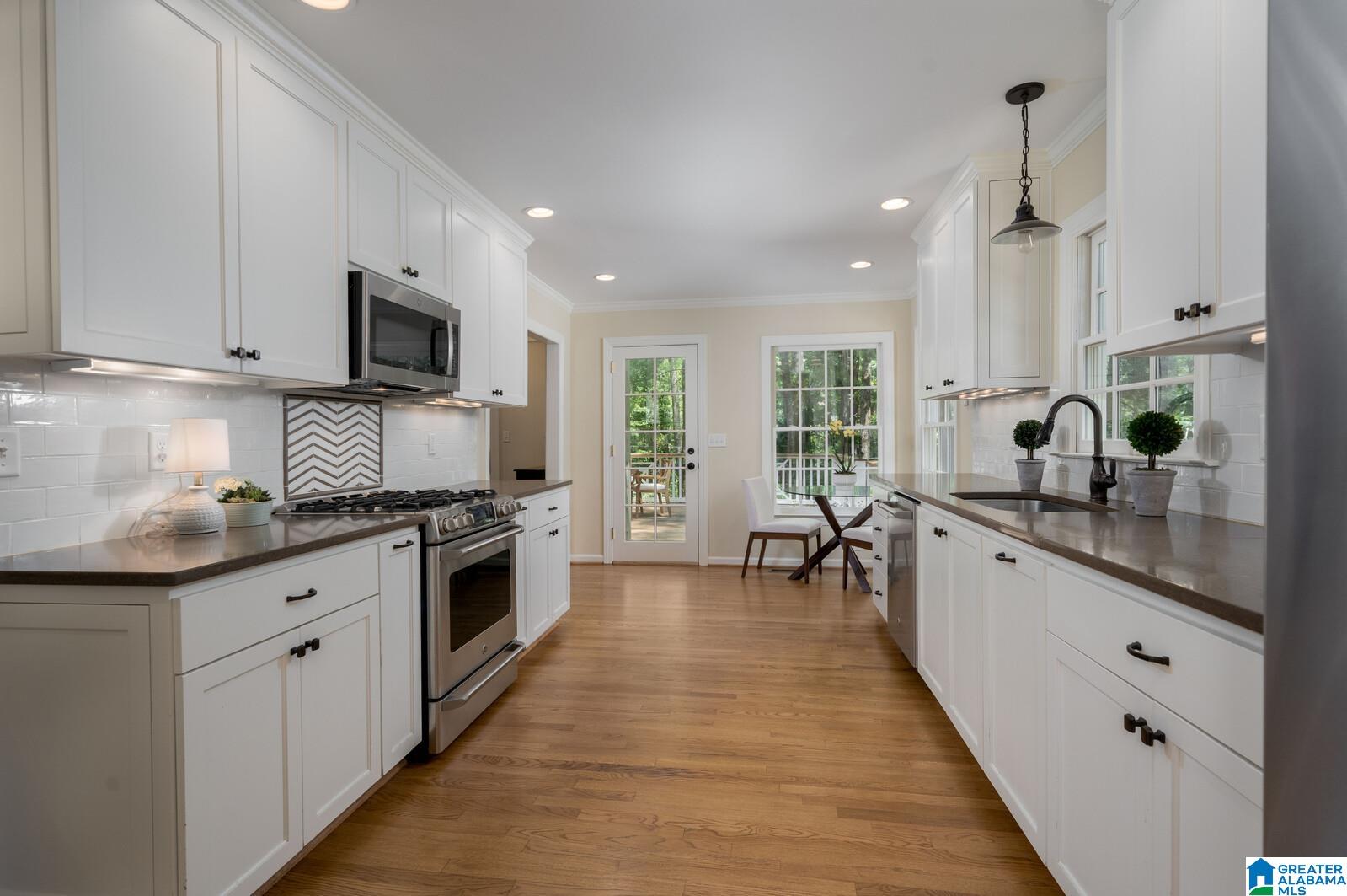 3728 Woodvale Road Birmingham, AL 35223 - Photo 11 of 57