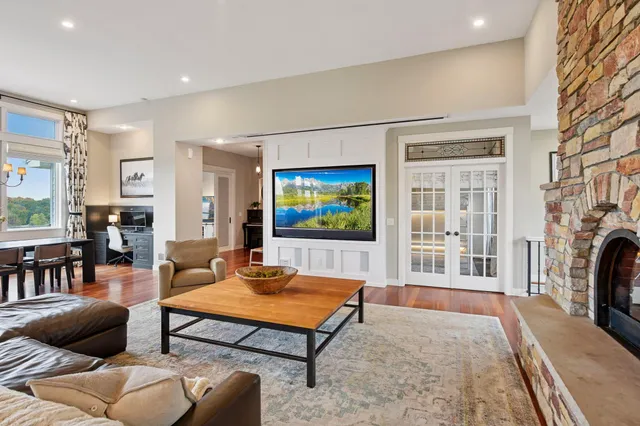 $7,000,000 | 9685 County Road 13 Southeast, Delano, MN 55328