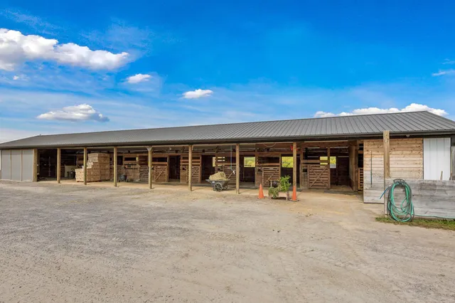 $7,000,000 | 9685 County Road 13 Southeast, Delano, MN 55328