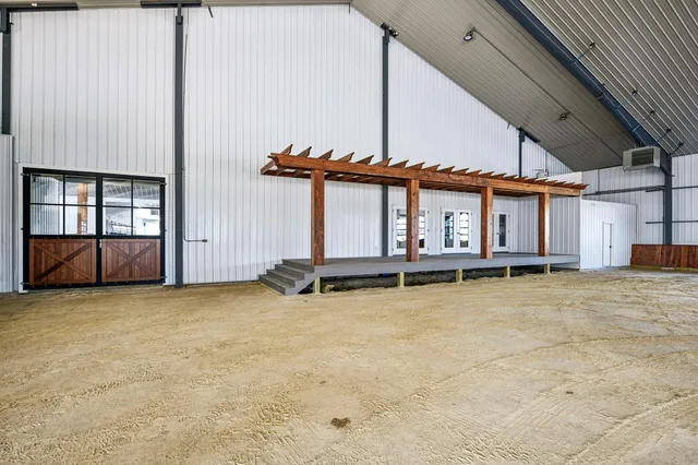 $7,000,000 | 9685 County Road 13 Southeast, Delano, MN 55328