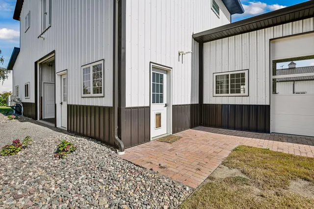 $7,000,000 | 9685 County Road 13 Southeast, Delano, MN 55328