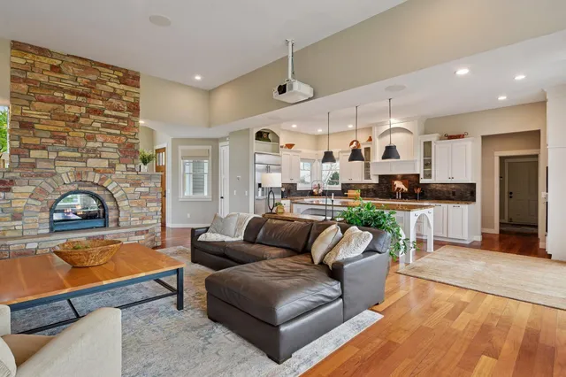 $7,000,000 | 9685 County Road 13 Southeast, Delano, MN 55328