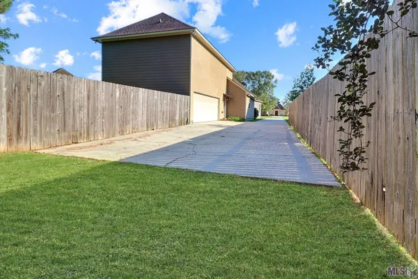 $593,000 | 15719 Parkside Court, St. George, LA 70817