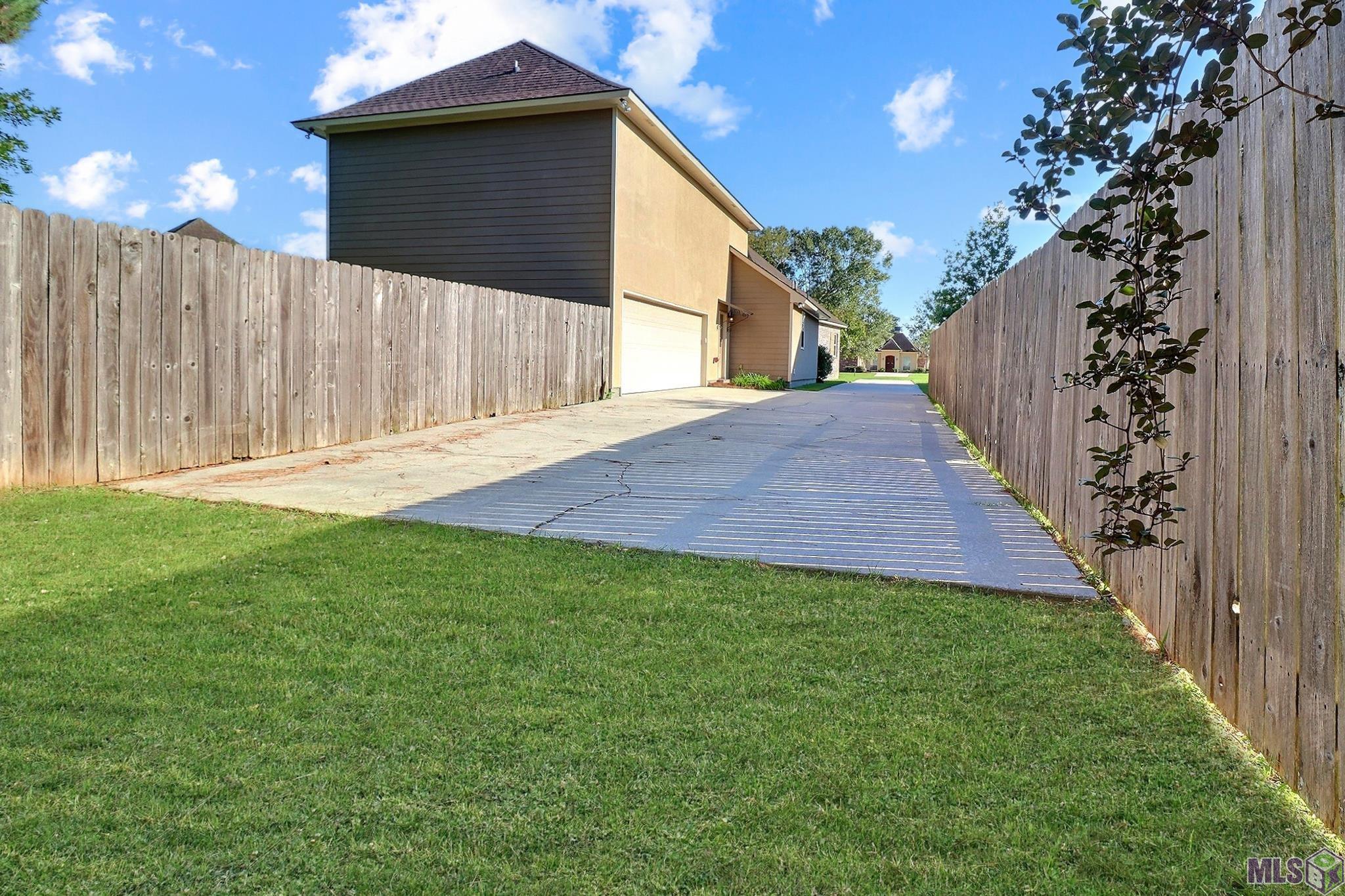 15719 Parkside Court Baton Rouge, LA 70817 - Photo 22 of 28