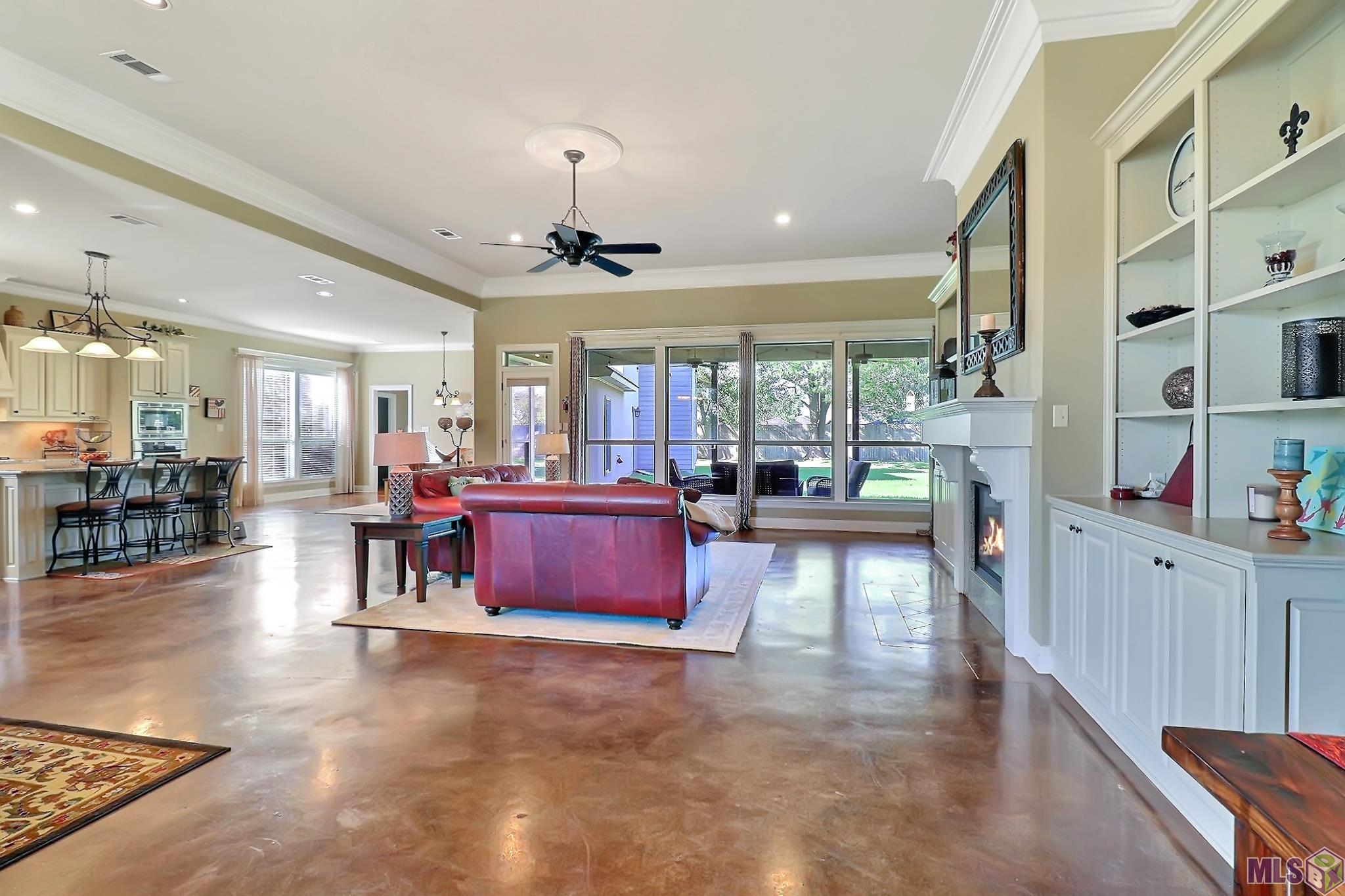 15719 Parkside Court St. George, LA 70817 - Photo 3 of 28