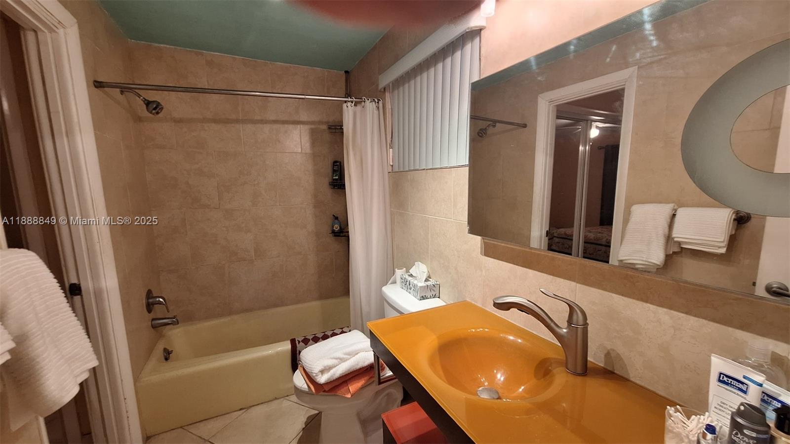 215 Southeast 3rd Avenue, Unit 202D Hallandale Beach, FL 33009 - Photo 15 of 17