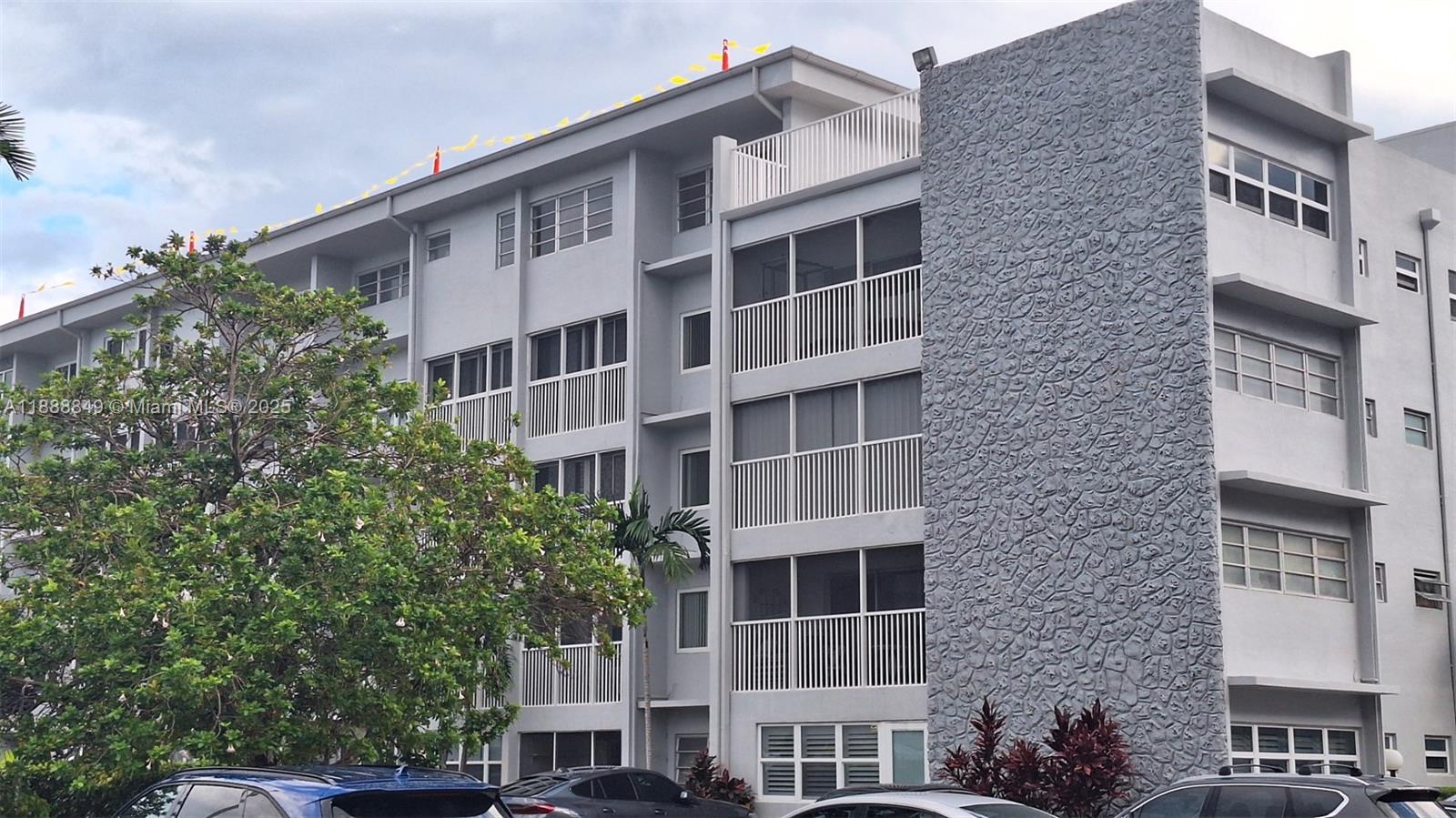 215 Southeast 3rd Avenue, Unit 202D Hallandale Beach, FL 33009 - Photo 2 of 17