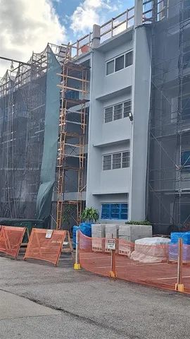 $118,000 | 215 Southeast 3rd Avenue, Unit 202D, Hallandale Beach, FL 33009