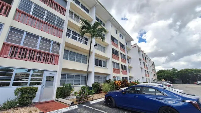 $118,000 | 215 Southeast 3rd Avenue, Unit 202D, Hallandale Beach, FL 33009