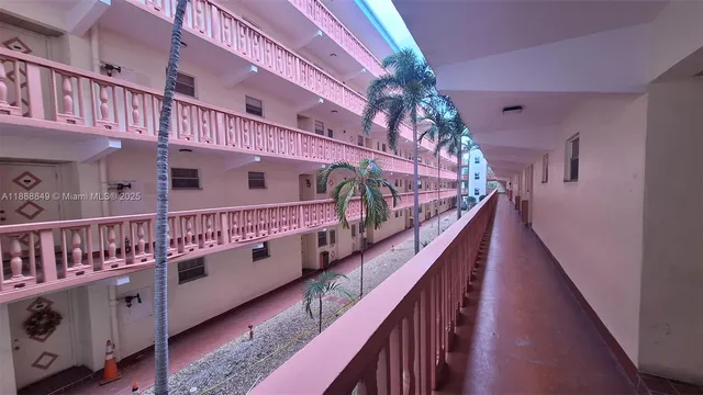 $118,000 | 215 Southeast 3rd Avenue, Unit 202D, Hallandale Beach, FL 33009