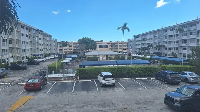 $118,000 | 215 Southeast 3rd Avenue, Unit 202D, Hallandale Beach, FL 33009