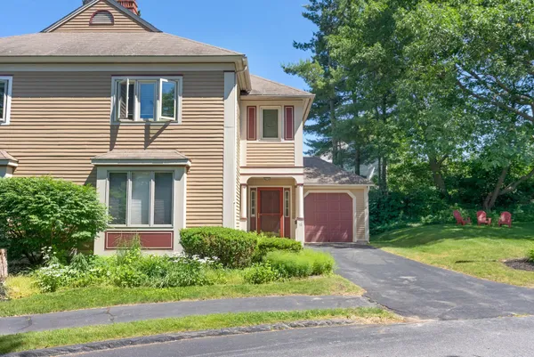 $499,000 | 16 Stoneledge Drive, Unit 16, Portland, ME 04102