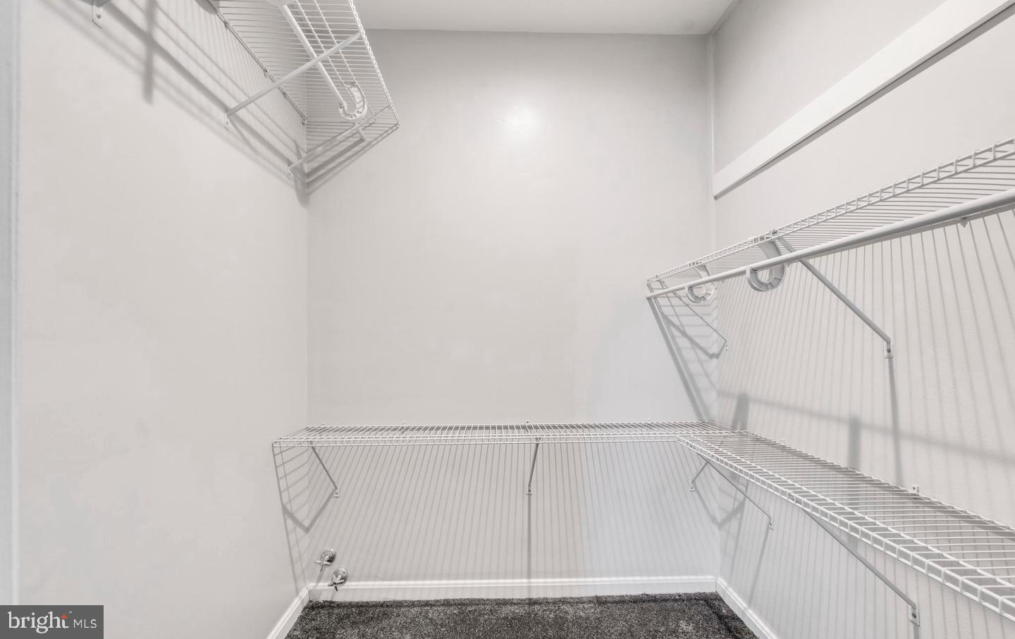 33 Stonehenge Circle, Unit 11 Baltimore, MD 21208 - Photo 13 of 22 a view of entryway