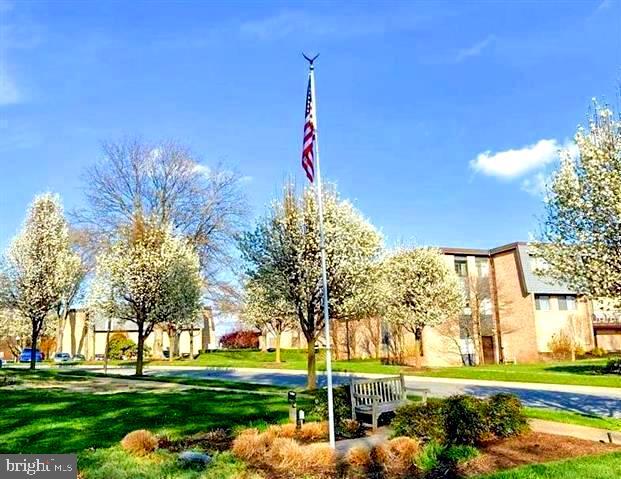 33 Stonehenge Circle, Unit 11 Baltimore, MD 21208 - Photo 22 of 22 a park with lots of green space and trees