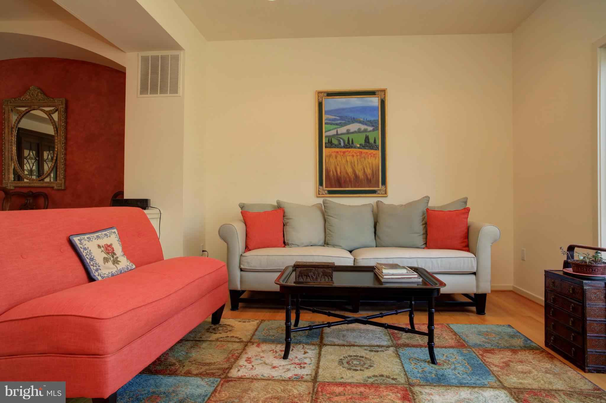 11521 Hemingway Drive Reston, VA 20194 - Photo 5 of 30 Living Room
