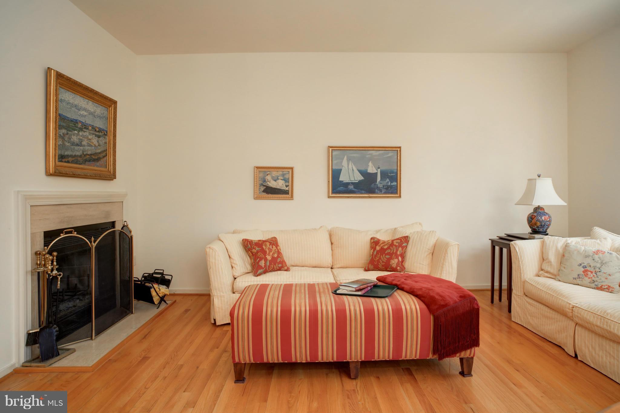 11521 Hemingway Drive Reston, VA 20194 - Photo 8 of 30 Family Room