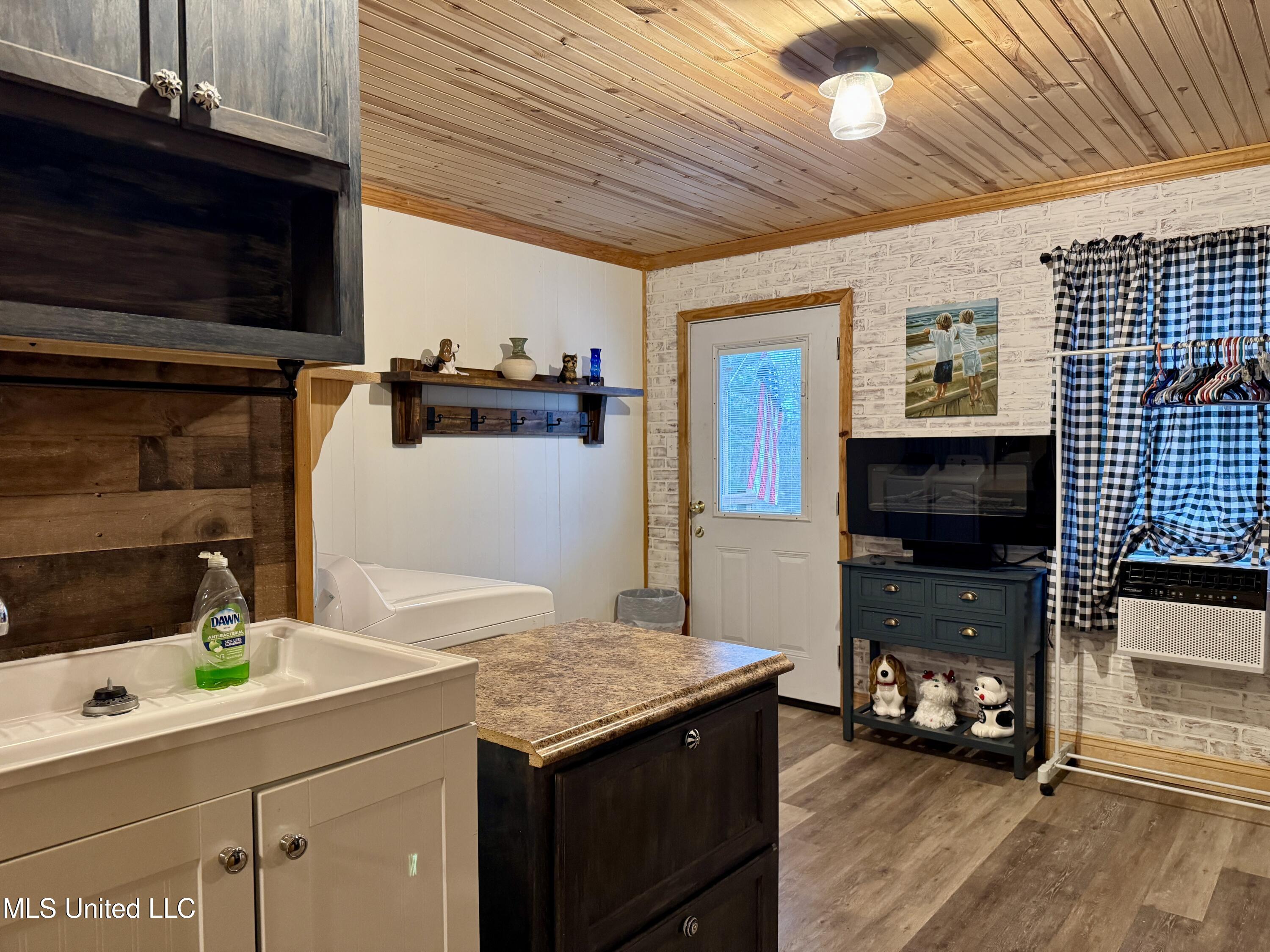 121 Hensley Road Natchez, MS 39120 - Photo 13 of 44 IMG_6861