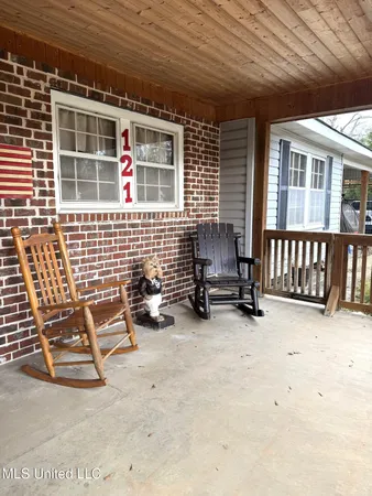 $325,000 | 121 Hensley Road, Natchez, MS 39120