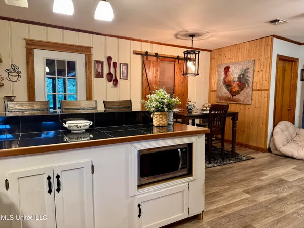 $325,000 | 121 Hensley Road, Natchez, MS 39120