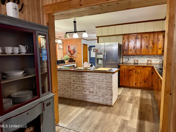 $325,000 | 121 Hensley Road, Natchez, MS 39120