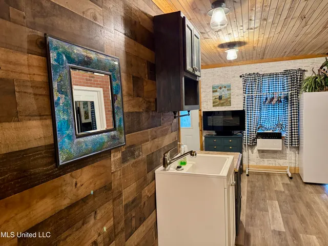 $345,000 | 121 Hensley Road, Natchez, MS 39120