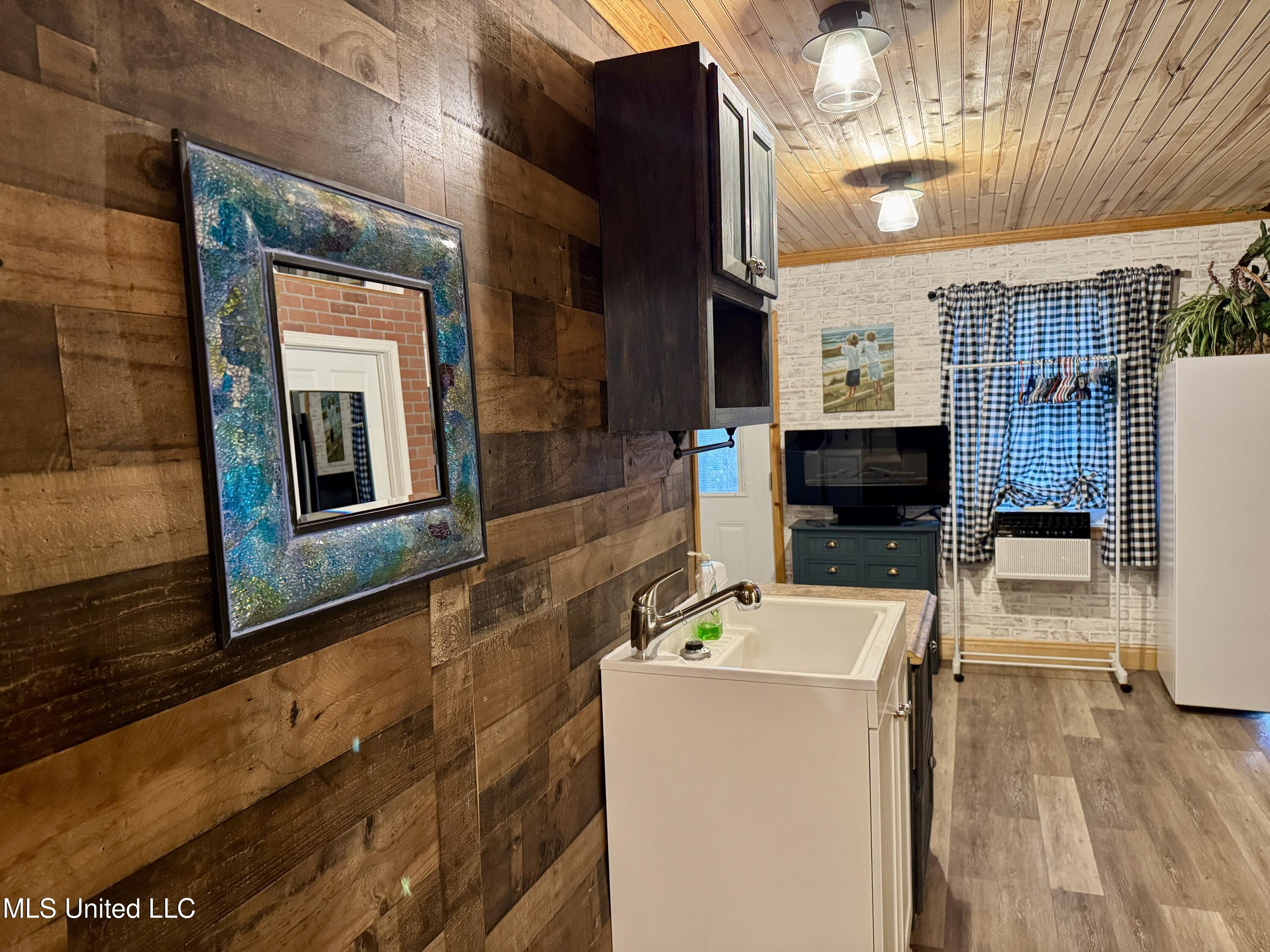 121 Hensley Road Natchez, MS 39120 - Photo 10 of 44 IMG_6858