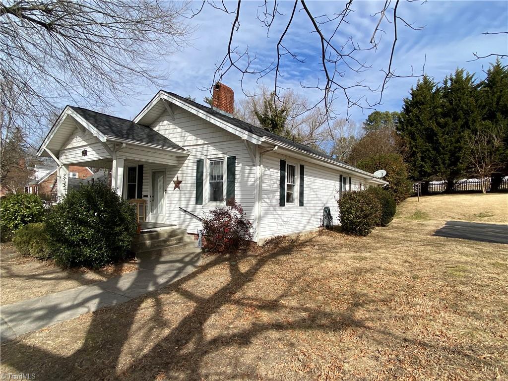 501 Spring Street Mount Airy, NC 27030 - Photo 3 of 35 Gallery Image 3