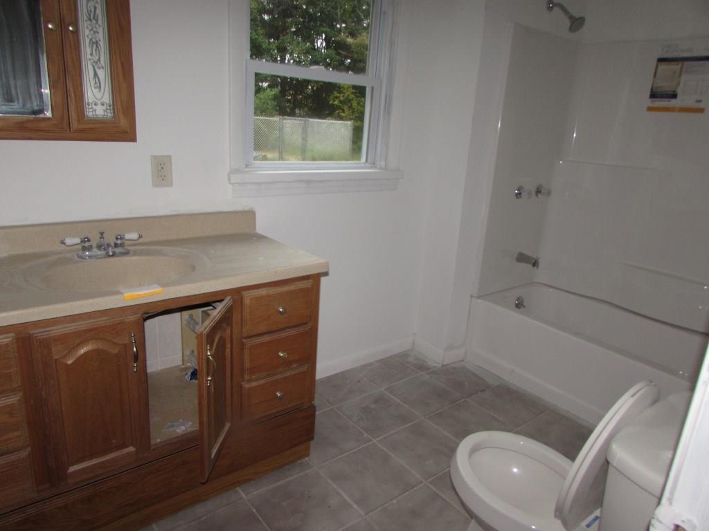 211 Stetson Road Lewiston, ME 04240 - Photo 2 of 13 Photo