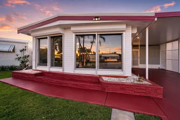 $219,000 | 2260 Southwest 85th Way, Davie, FL 33324
