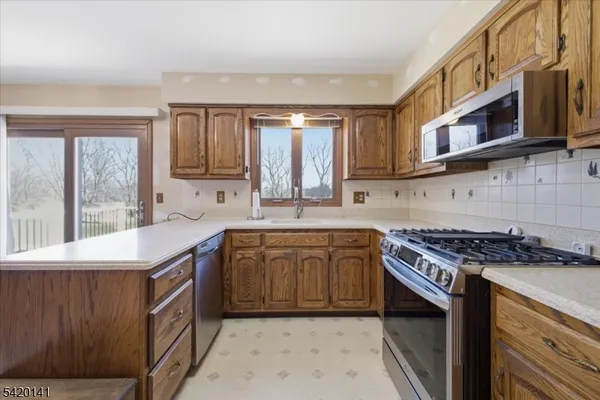 $695,000 | 250 Old York Road, Flemington, NJ 08822