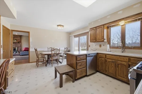 $695,000 | 250 Old York Road, Flemington, NJ 08822