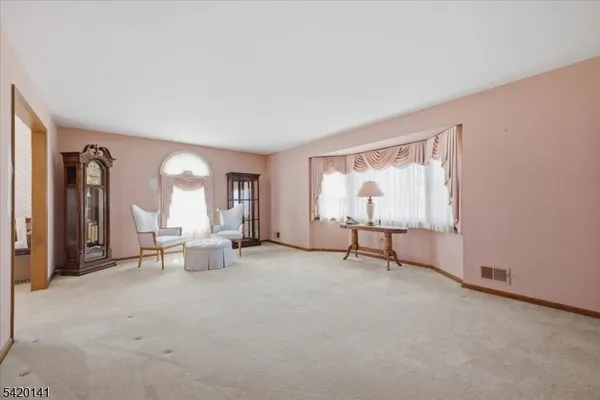 $695,000 | 250 Old York Road, Flemington, NJ 08822