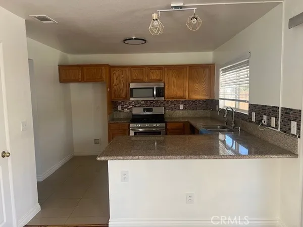 $3,450 | 1808 Cave Street, Redlands, CA 92374