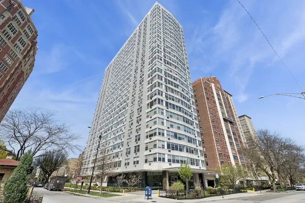 $185,000 | 3900 North Lake Shore Drive, Unit 9B, Chicago, IL 60613