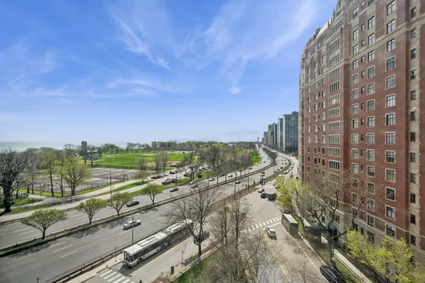 $185,000 | 3900 North Lake Shore Drive, Unit 9B, Chicago, IL 60613