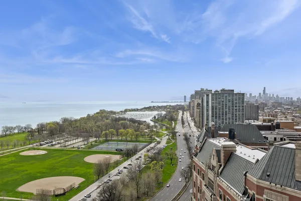 $185,000 | 3900 North Lake Shore Drive, Unit 9B, Chicago, IL 60613