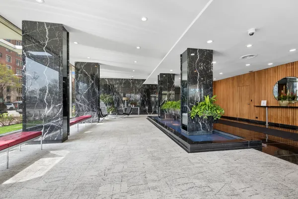 $185,000 | 3900 North Lake Shore Drive, Unit 9B, Chicago, IL 60613