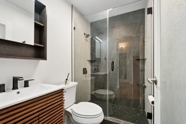 $185,000 | 3900 North Lake Shore Drive, Unit 9B, Chicago, IL 60613