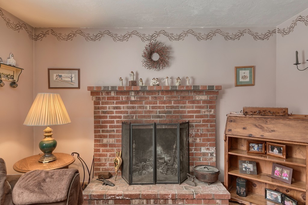 31 Old Cross Road Hubbardston, MA 01452 - Photo 11 of 25 Gallery Image 11