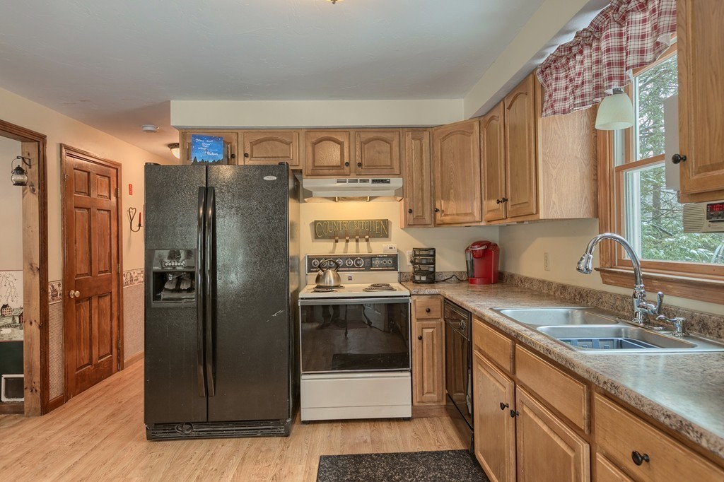 31 Old Cross Road Hubbardston, MA 01452 - Photo 3 of 25 Gallery Image 3
