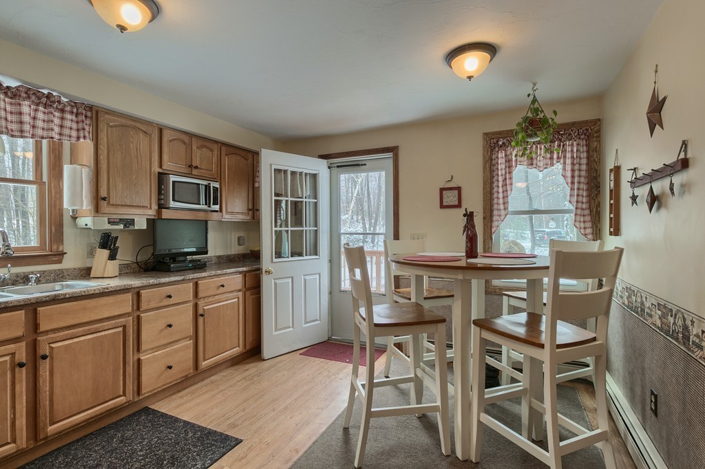 31 Old Cross Road Hubbardston, MA 01452 - Photo 5 of 25 Gallery Image 5